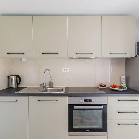 Helles Nur 240 Meter Zum Mit Meerblick, Grill, Privatparkplatz Apartment *