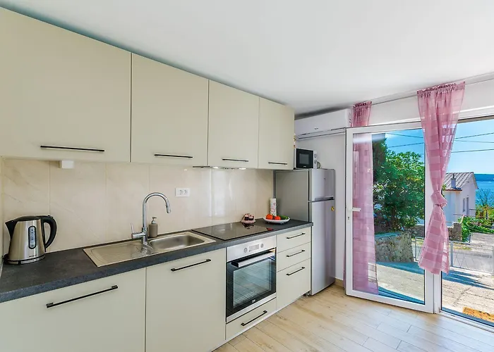 Helles Nur 240 Meter Zum Mit Meerblick, Grill, Privatparkplatz Apartment Dramalj