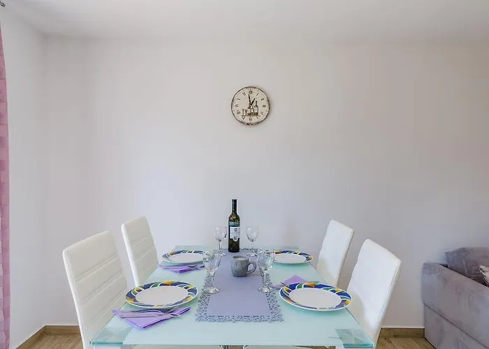 Helles Nur 240 Meter Zum Mit Meerblick, Grill, Privatparkplatz Dramalj